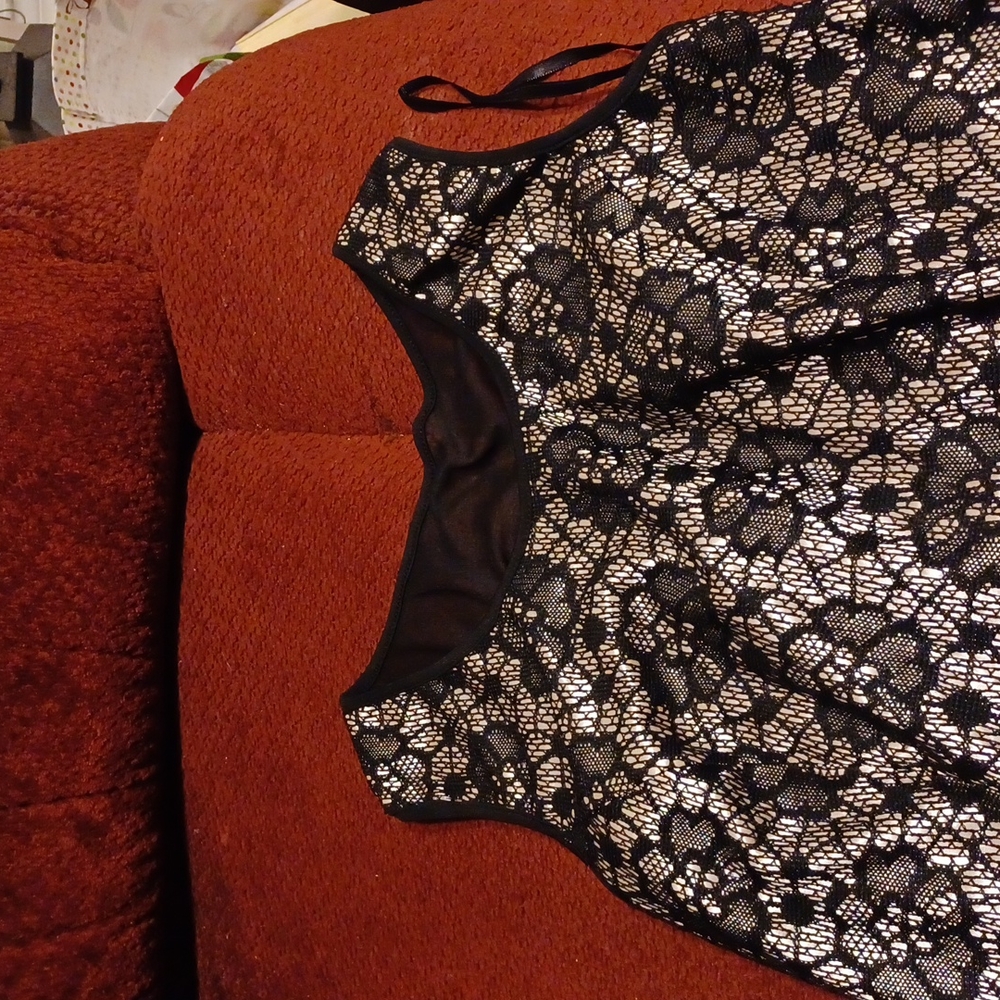 Dress - Picture 2 of 3